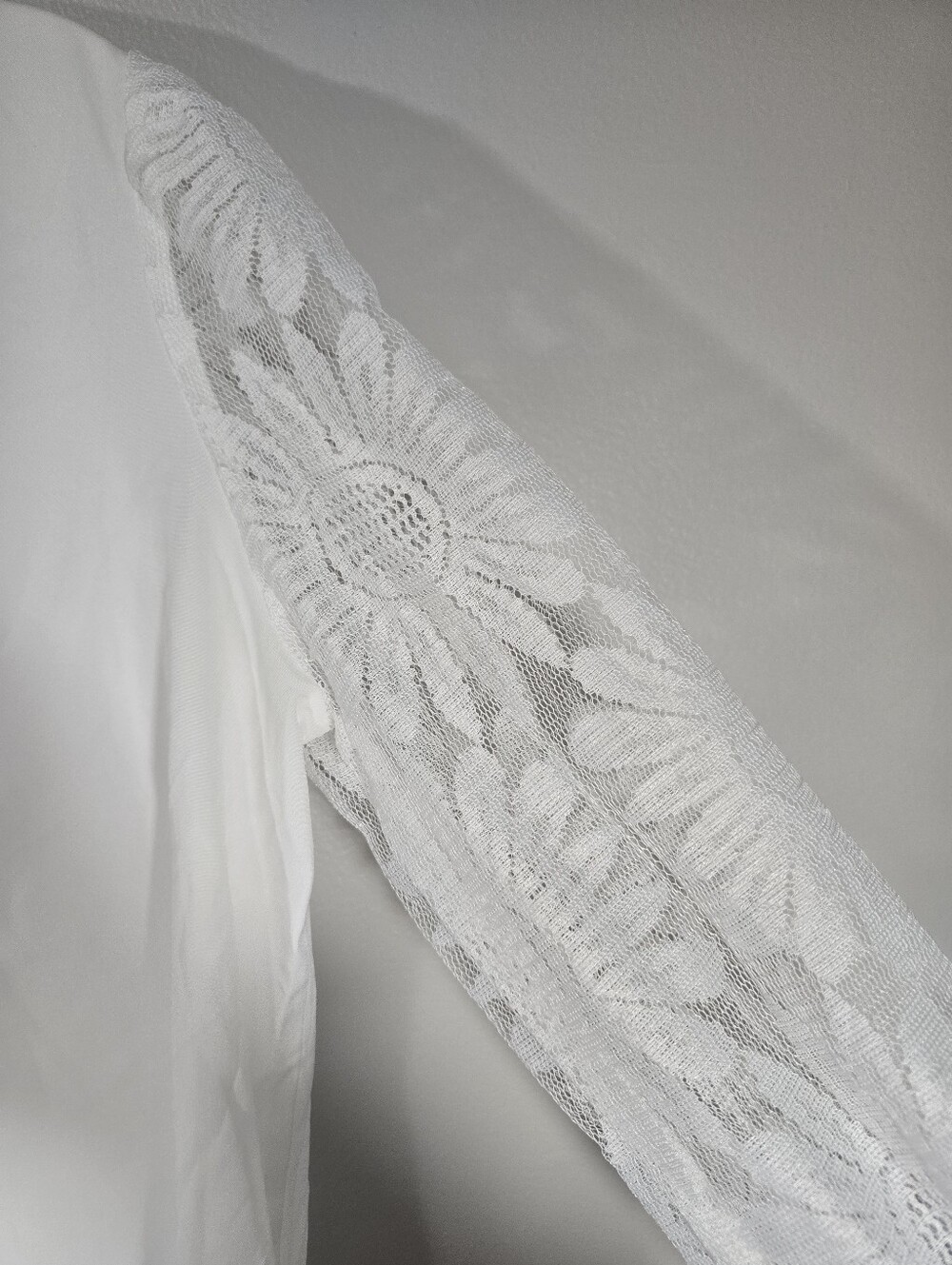 NWT Cupshe White Lace Sleeve V-Neck Coverup Blouse Size Small - Picture 6 of 9